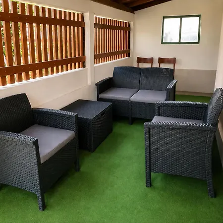 Apartma Zora شقة *